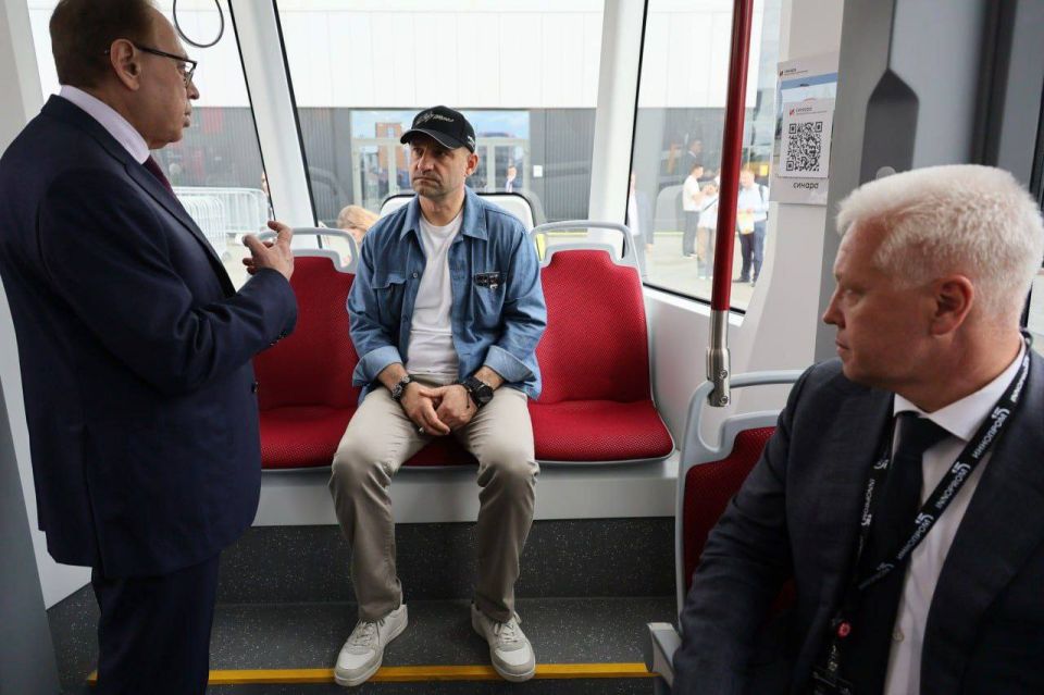 Артём Жога: Еще раз приехал на выставку ИННОПРОМ в Екатеринбурге, чтобы детально познакомиться с российскими разработками Артём Жога: Еще раз приехал на выставку ИННОПРОМ в Екатеринбурге, чтобы детально познакомиться с российскими разработками