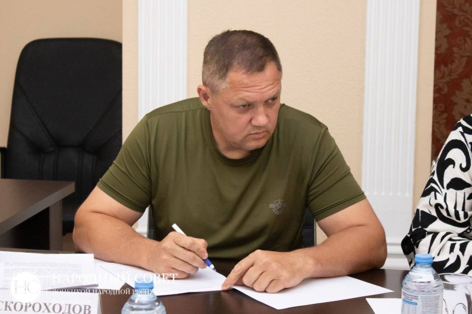 Константин Кузьмин: Провел заседание Президиума Народного Совета ДНР Константин Кузьмин: Провел заседание Президиума Народного Совета ДНР