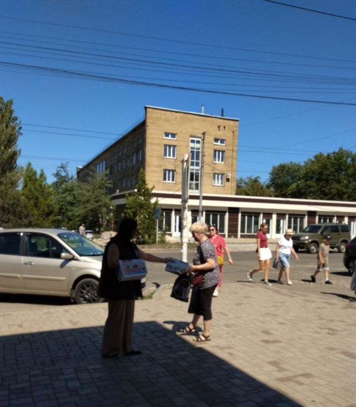 В Червоногвардейском районе прошла раздача газет В Червоногвардейском районе прошла раздача газет
