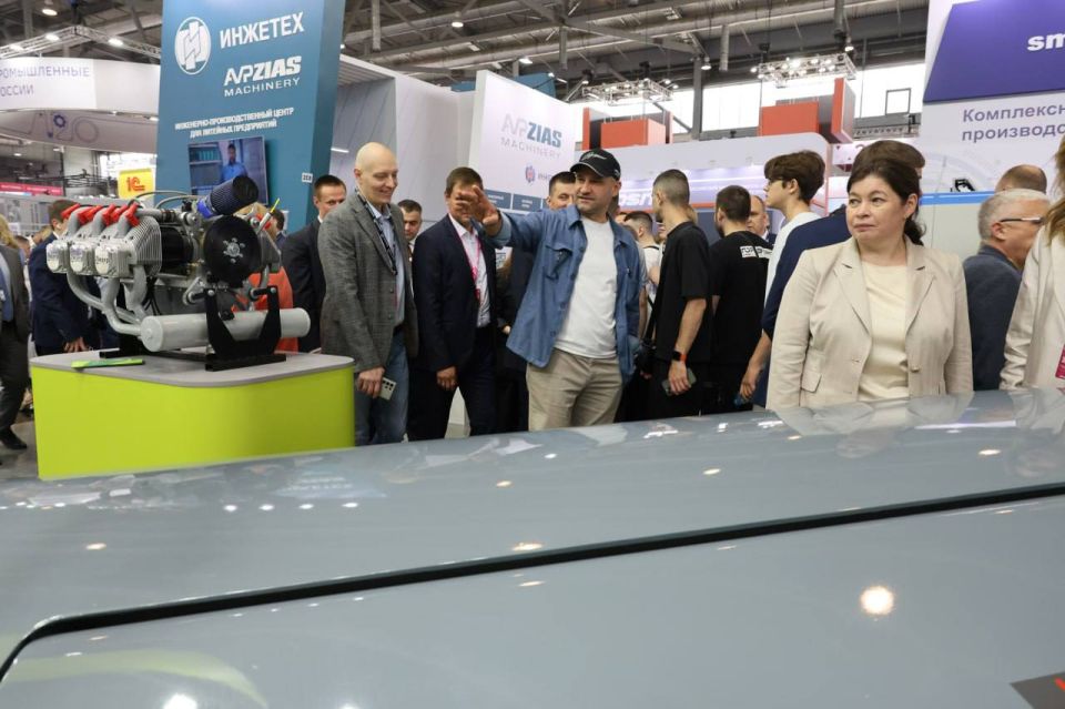 Артём Жога: Еще раз приехал на выставку ИННОПРОМ в Екатеринбурге, чтобы детально познакомиться с российскими разработками Артём Жога: Еще раз приехал на выставку ИННОПРОМ в Екатеринбурге, чтобы детально познакомиться с российскими разработками