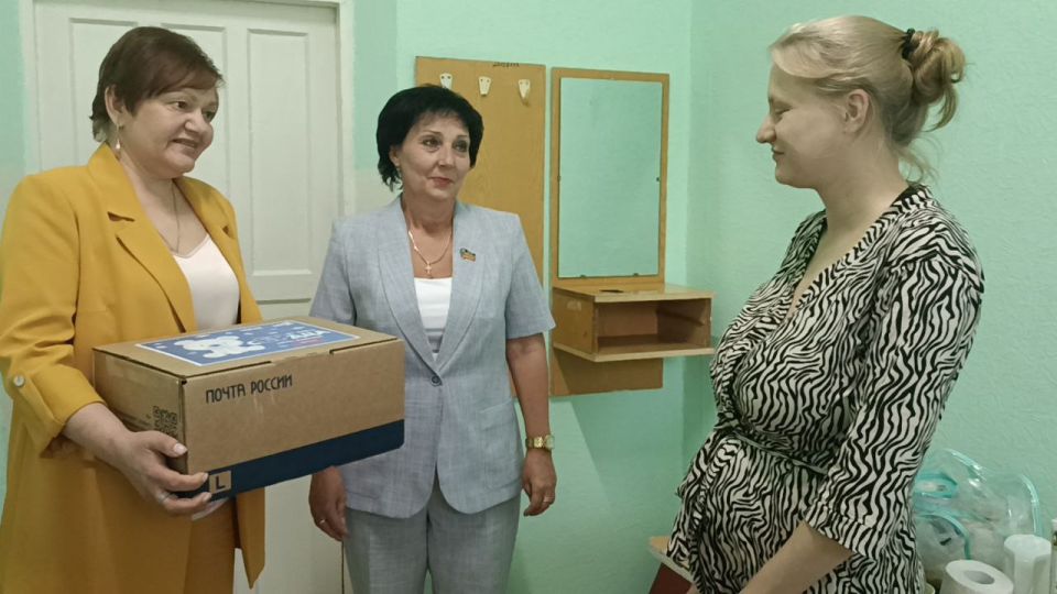 Мамы Макеевки получили подарки ко Дню семьи, любви и верности Мамы Макеевки получили подарки ко Дню семьи, любви и верности