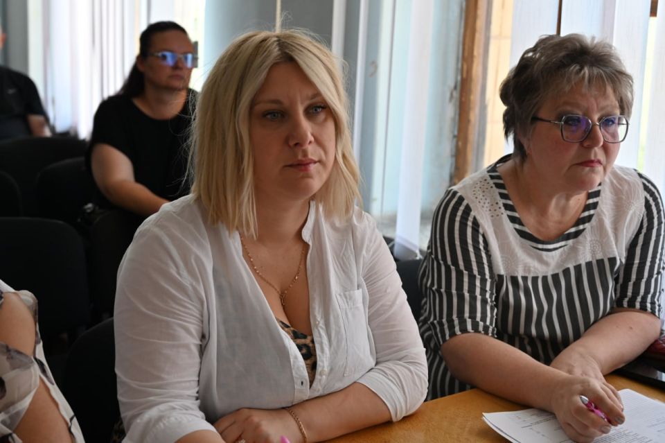 Руководитель Управы Куйбышевского внутригородского района Администрации городского округа Донецк Иван Адамец провел аппаратное совещание Руководитель Управы Куйбышевского внутригородского района Администрации городского округа Донецк Иван Адамец провел аппаратное совещание