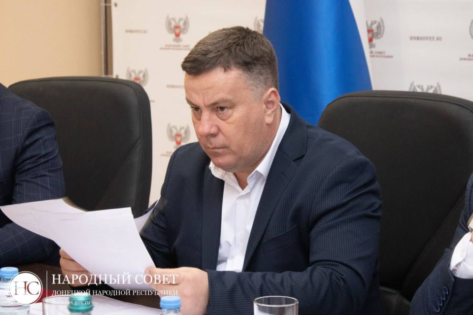 Константин Кузьмин: Провел заседание Президиума Народного Совета ДНР Константин Кузьмин: Провел заседание Президиума Народного Совета ДНР