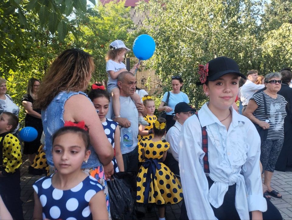 Семья — опора государства: Фестиваль любви, семьи и верности в Ждановке Семья — опора государства: Фестиваль любви, семьи и верности в Ждановке