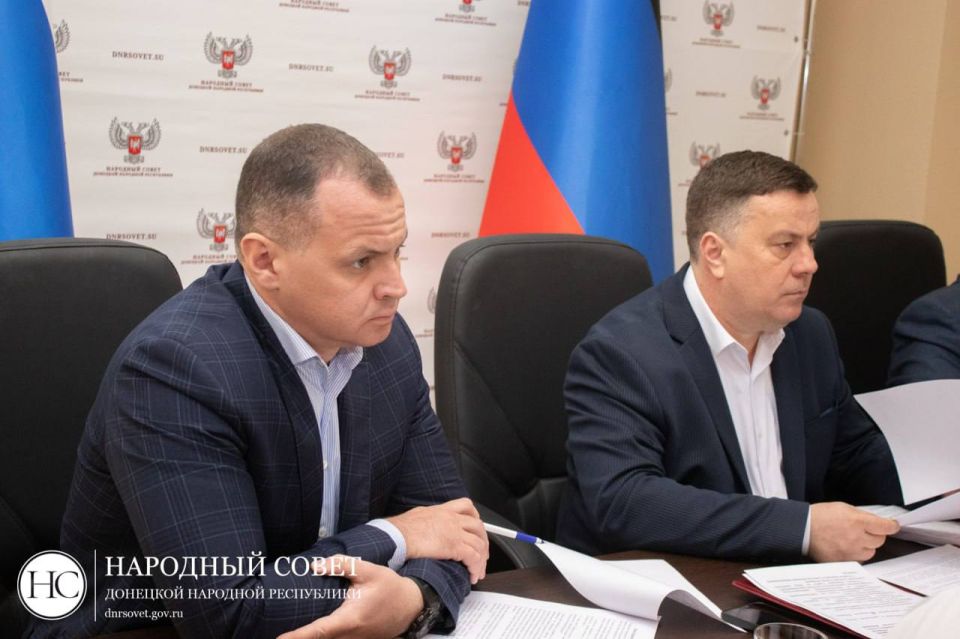 Константин Кузьмин: Провел заседание Президиума Народного Совета ДНР Константин Кузьмин: Провел заседание Президиума Народного Совета ДНР