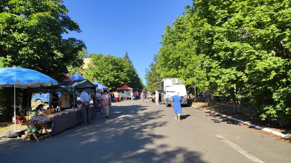 В поселке Старобешево прошла выездная ярмарка В поселке Старобешево прошла выездная ярмарка