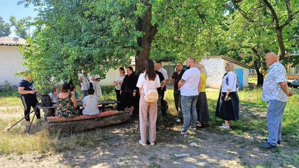 Виктория Жукова: Провела сход граждан, на котором были обсуждены актуальные вопросы и проблемы, волнующие местных жителей Виктория Жукова: Провела сход граждан, на котором были обсуждены актуальные вопросы и проблемы, волнующие местных жителей