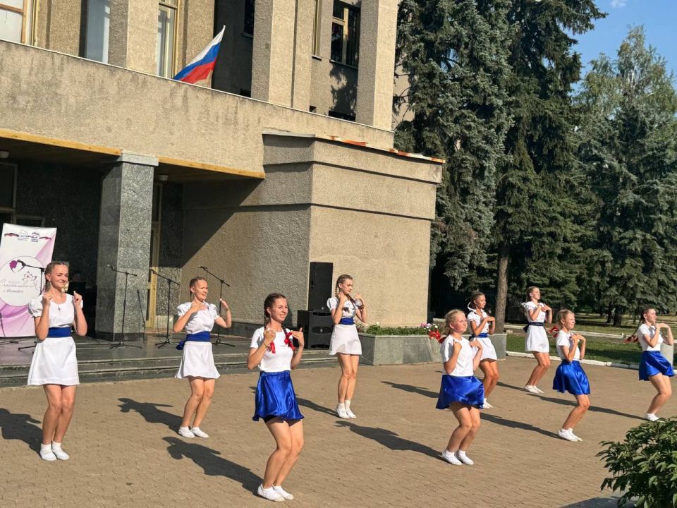 «Мама, папа, я - дружная семья» «Мама, папа, я - дружная семья»
