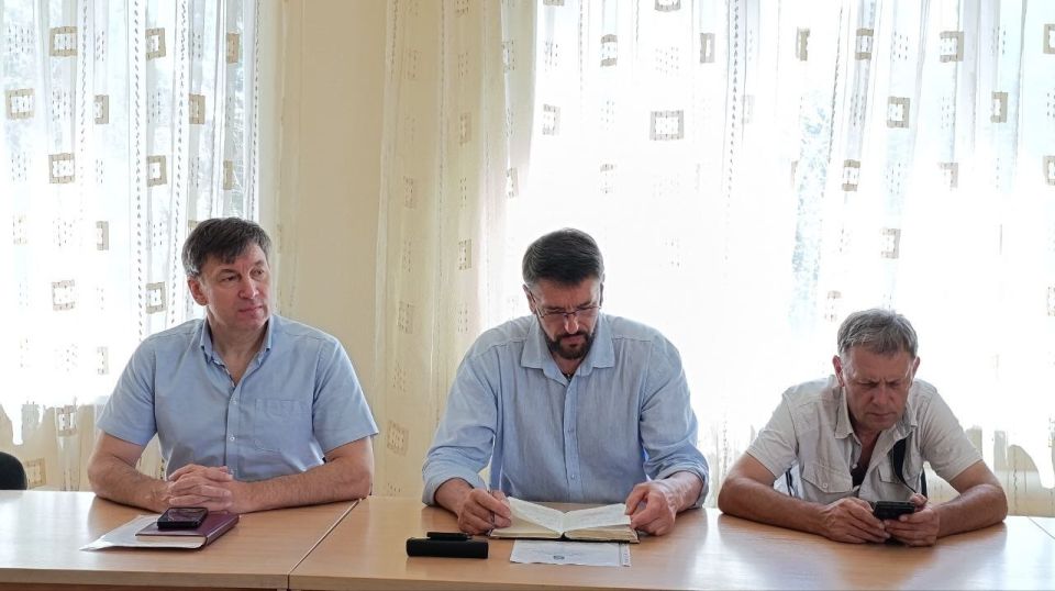 Наталья Бегуненко: Сегодня, 9 июля, первый заместитель руководителя Управы Петровского внутригородского района Администрации городского округа Донецк Плахутин Юрий Иванович провел еженедельное аппаратное совещание Наталья Бегуненко: Сегодня, 9 июля, первый заместитель руководителя Управы Петровского внутригородского района Администрации городского округа Донецк Плахутин Юрий Иванович провел еженедельное аппаратное совещание