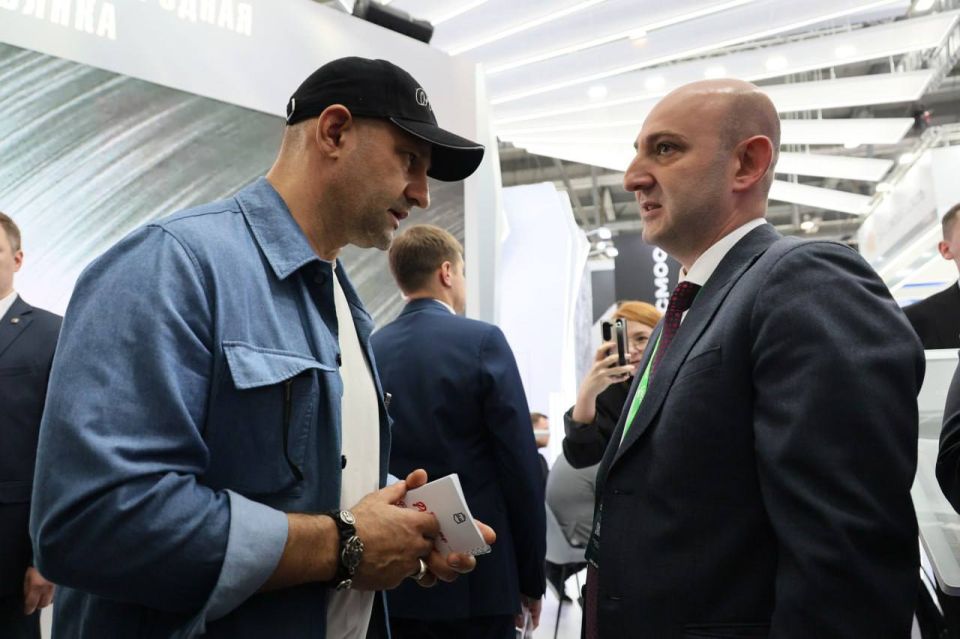 Артём Жога: Еще раз приехал на выставку ИННОПРОМ в Екатеринбурге, чтобы детально познакомиться с российскими разработками Артём Жога: Еще раз приехал на выставку ИННОПРОМ в Екатеринбурге, чтобы детально познакомиться с российскими разработками