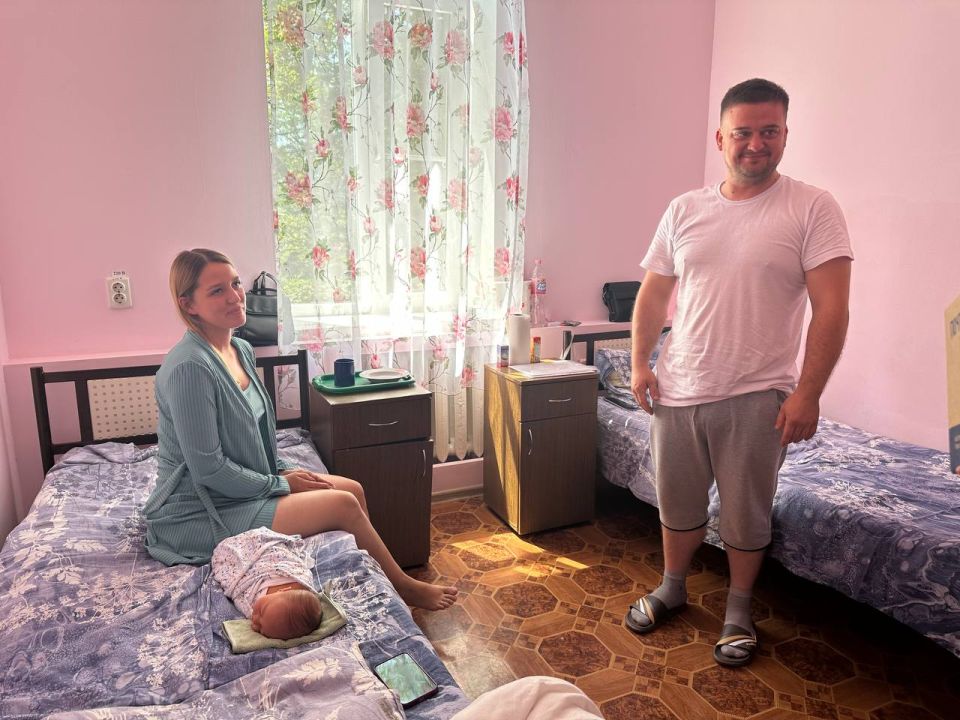 Новоиспеченных мамочек поздравили с Днём семьи, любви и верности Новоиспеченных мамочек поздравили с Днём семьи, любви и верности