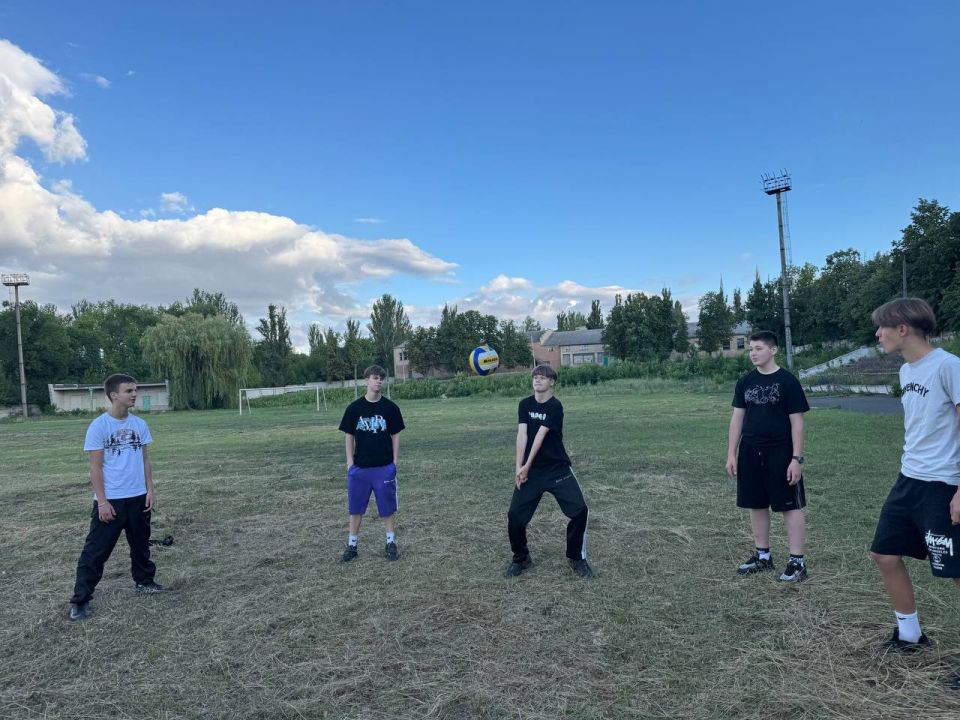 Денис Зубов: Спорт – любимое занятие нашей молодежи! Денис Зубов: Спорт – любимое занятие нашей молодежи!