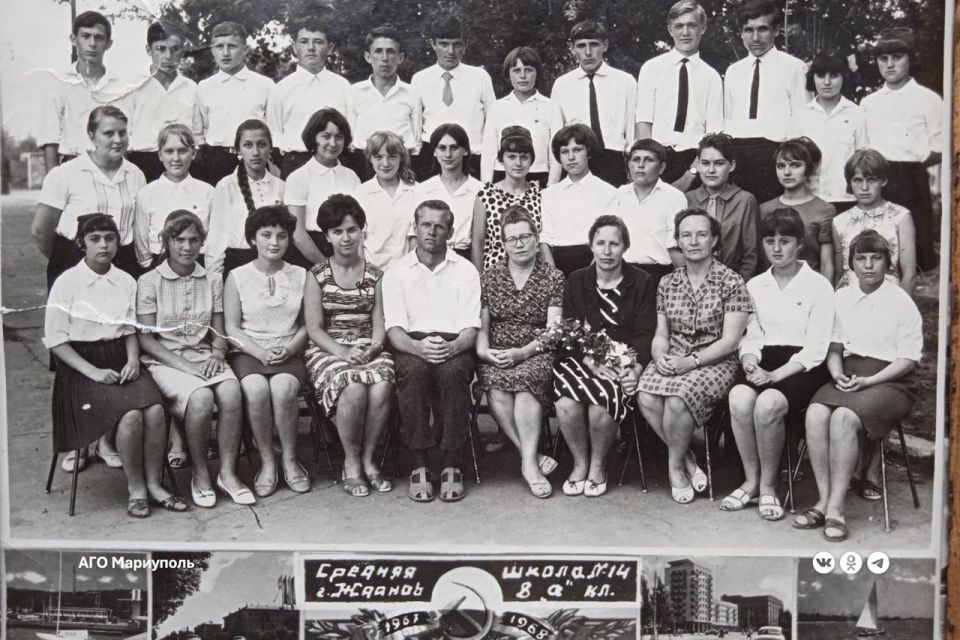 Мариупольские одноклассники встретились спустя более 50 лет после выпуска из школы Мариупольские одноклассники встретились спустя более 50 лет после выпуска из школы