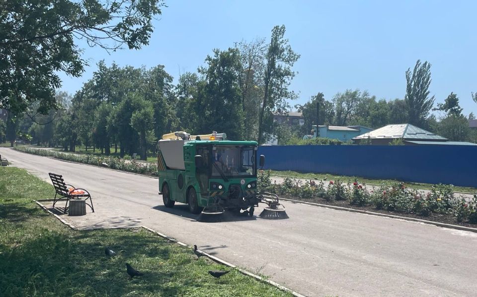 В Кировском внутригородском районе продолжаются работы по благоустройству В Кировском внутригородском районе продолжаются работы по благоустройству