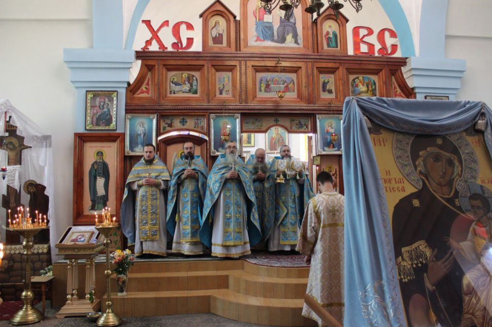 Крестный ход с Иверской иконой Пресвятой Богородицы продолжается Крестный ход с Иверской иконой Пресвятой Богородицы продолжается