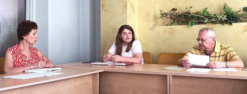 РАБОТА КОМИТЕТОВ. Состоялось заседание постоянного комитета по вопросам финансов и бюджета с участием представителя Департамента экономики и транспорта администрации г.о.Донецк. Был рекомендован к утверждению на заседании... РАБОТА КОМИТЕТОВ. Состоялось заседание постоянного комитета по вопросам финансов и бюджета с участием представителя Департамента экономики и транспорта администрации г.о.Донецк. Был рекомендован к утверждению на заседании...