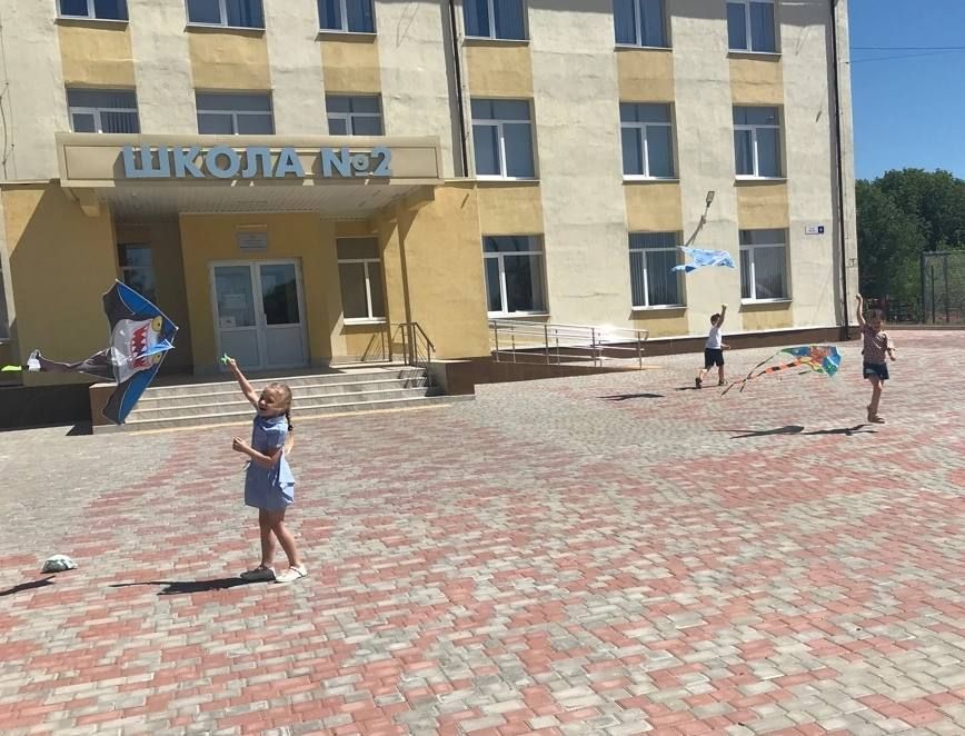 Активное утро на площадке досуга: запускаем воздушных змеев! Активное утро на площадке досуга: запускаем воздушных змеев!