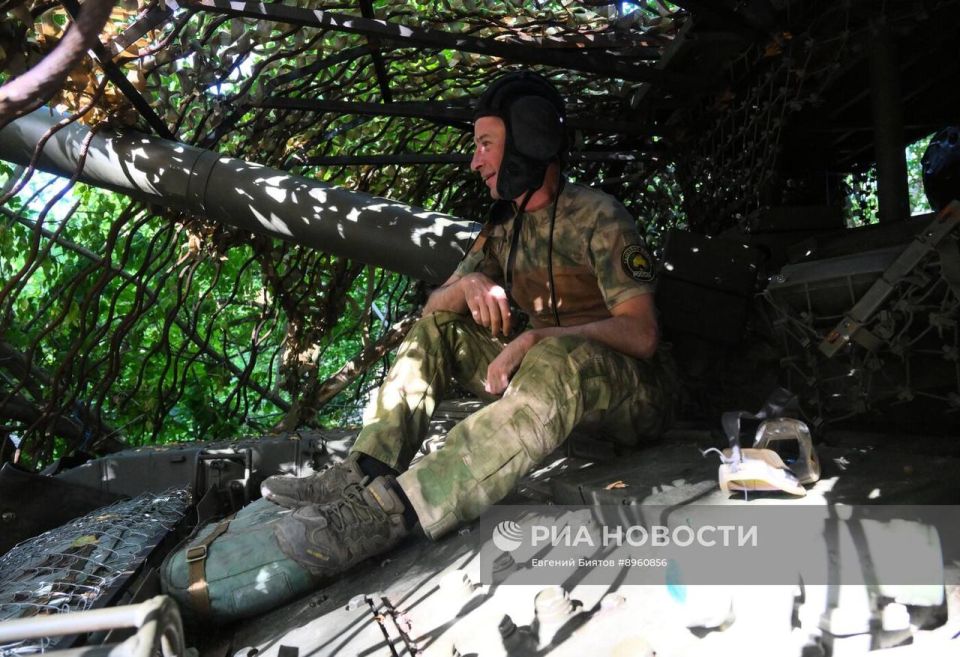 Т-72Б3 и его экипаж из состава группировки войск «Центр» на Покровском (Красноармейском) направлении Т-72Б3 и его экипаж из состава группировки войск «Центр» на Покровском (Красноармейском) направлении