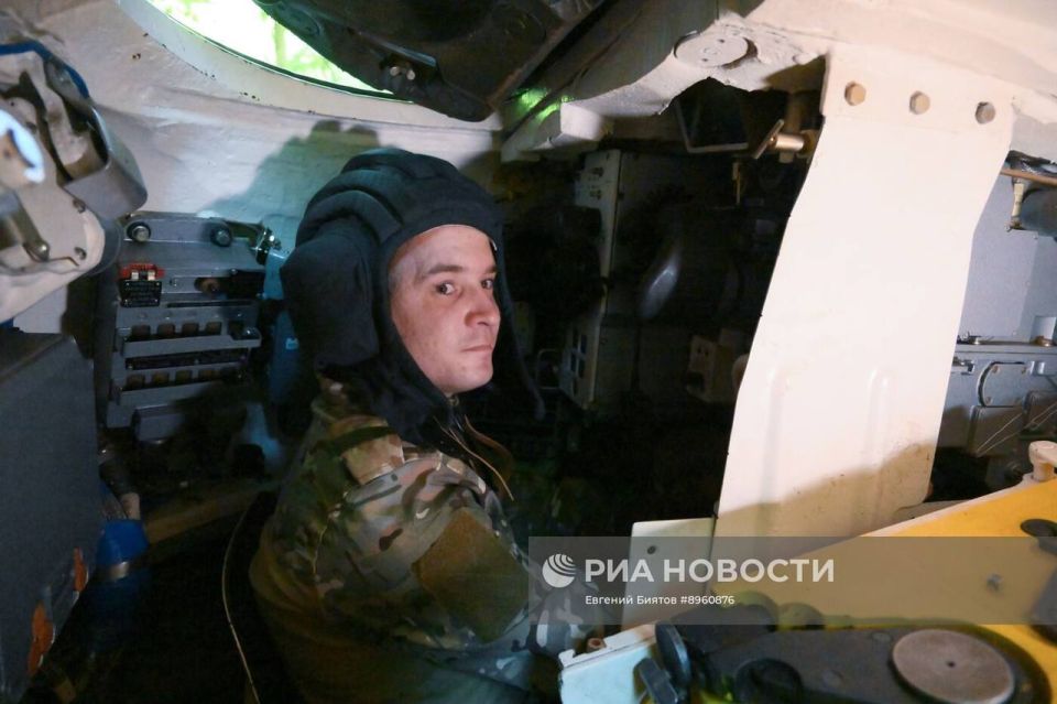 Т-72Б3 и его экипаж из состава группировки войск «Центр» на Покровском (Красноармейском) направлении Т-72Б3 и его экипаж из состава группировки войск «Центр» на Покровском (Красноармейском) направлении