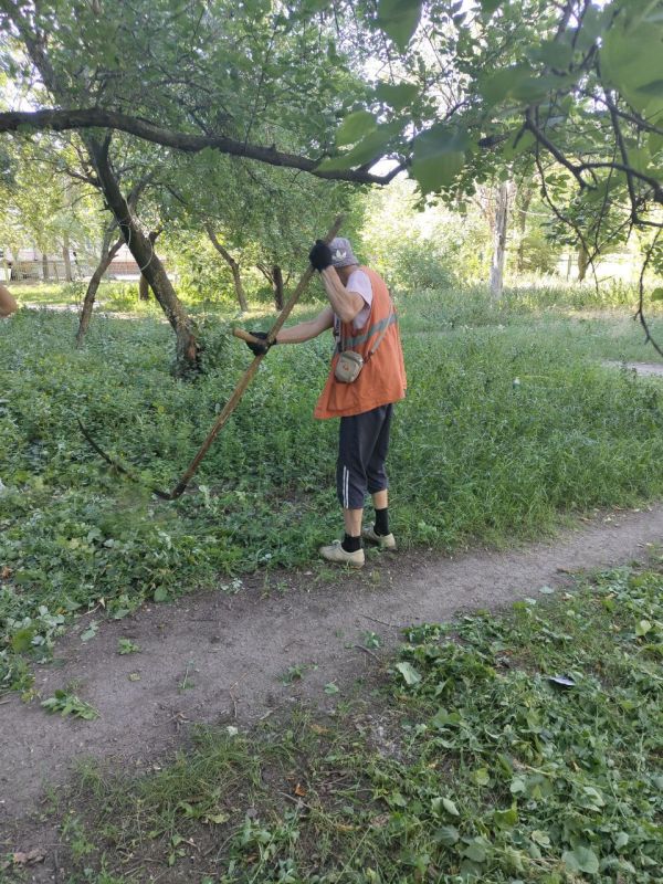 Елена Рязанцева: Сегодня, 10.07.2025 года, силами сотрудников жилищно-коммунальных предприятий Пролетарского внутригородского района г. Донецка были выполнены следующие работы: Елена Рязанцева: Сегодня, 10.07.2025 года, силами сотрудников жилищно-коммунальных предприятий Пролетарского внутригородского района г. Донецка были выполнены следующие работы: