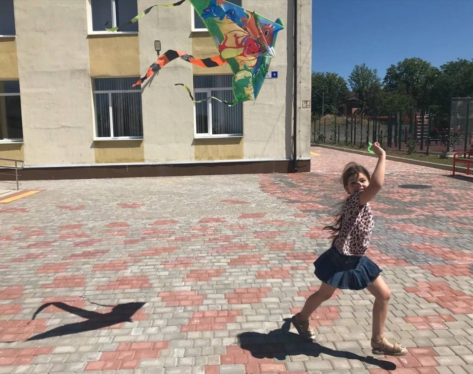 Активное утро на площадке досуга: запускаем воздушных змеев! Активное утро на площадке досуга: запускаем воздушных змеев!