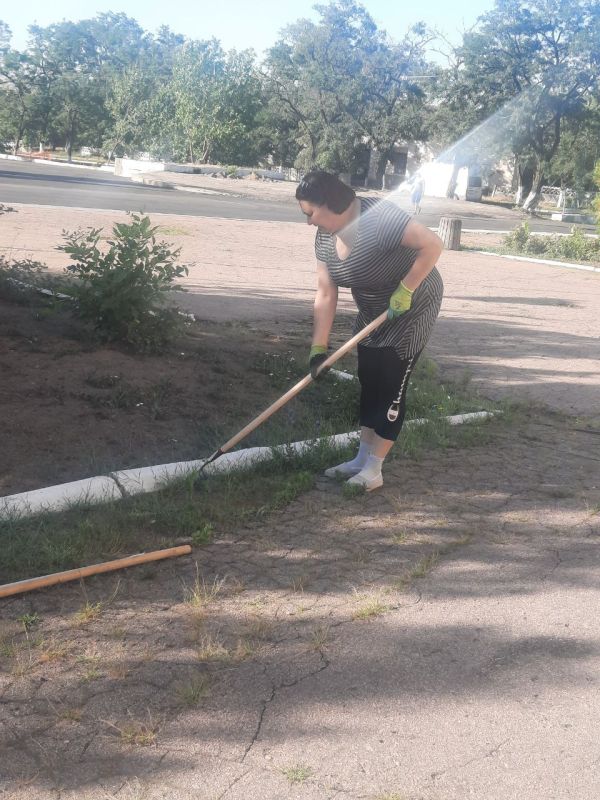 Наталья Великодная: Сегодня, 10 июля, жители населенных пунктов Тельмановского муниципального округа приняли участие в традиционной экологической акции «Чистый четверг» Наталья Великодная: Сегодня, 10 июля, жители населенных пунктов Тельмановского муниципального округа приняли участие в традиционной экологической акции «Чистый четверг»