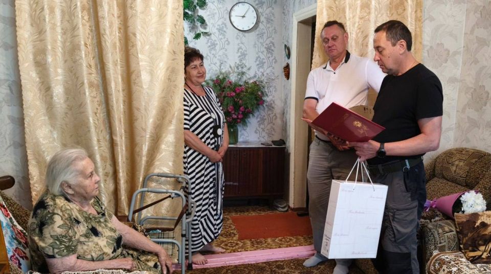 Константин Зинченко: С большим уважением и теплотой в сердце поздравил с 90-летием Марию Михайловну Субботовскую Константин Зинченко: С большим уважением и теплотой в сердце поздравил с 90-летием Марию Михайловну Субботовскую
