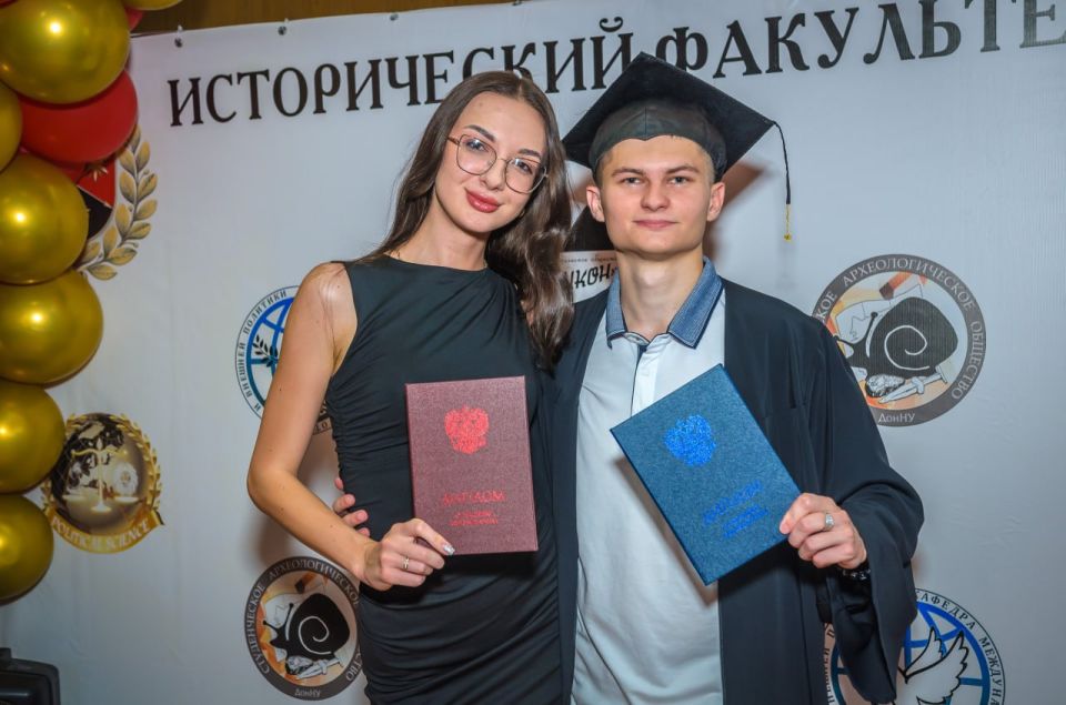 Олег Трофимов: Более ста новоиспечённых историков пополнят профессиональные ряды ученых Донбасса Олег Трофимов: Более ста новоиспечённых историков пополнят профессиональные ряды ученых Донбасса