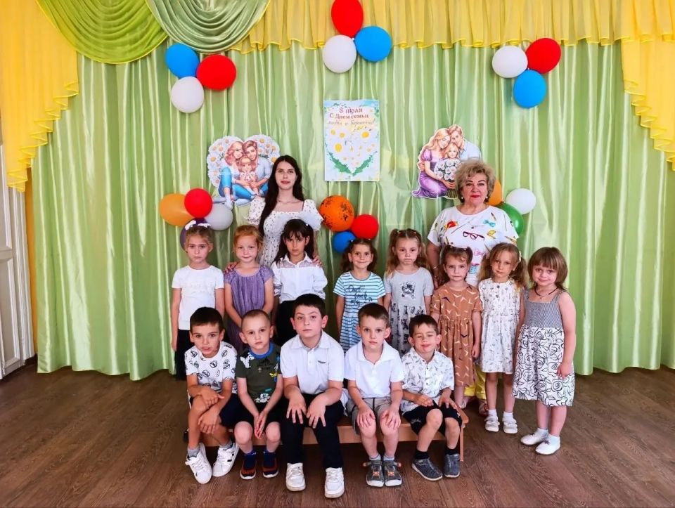 Александр Качанов: В детских садах городского округа Докучаевск прошли тематические мероприятия ко Дню семьи, любви и верности Александр Качанов: В детских садах городского округа Докучаевск прошли тематические мероприятия ко Дню семьи, любви и верности
