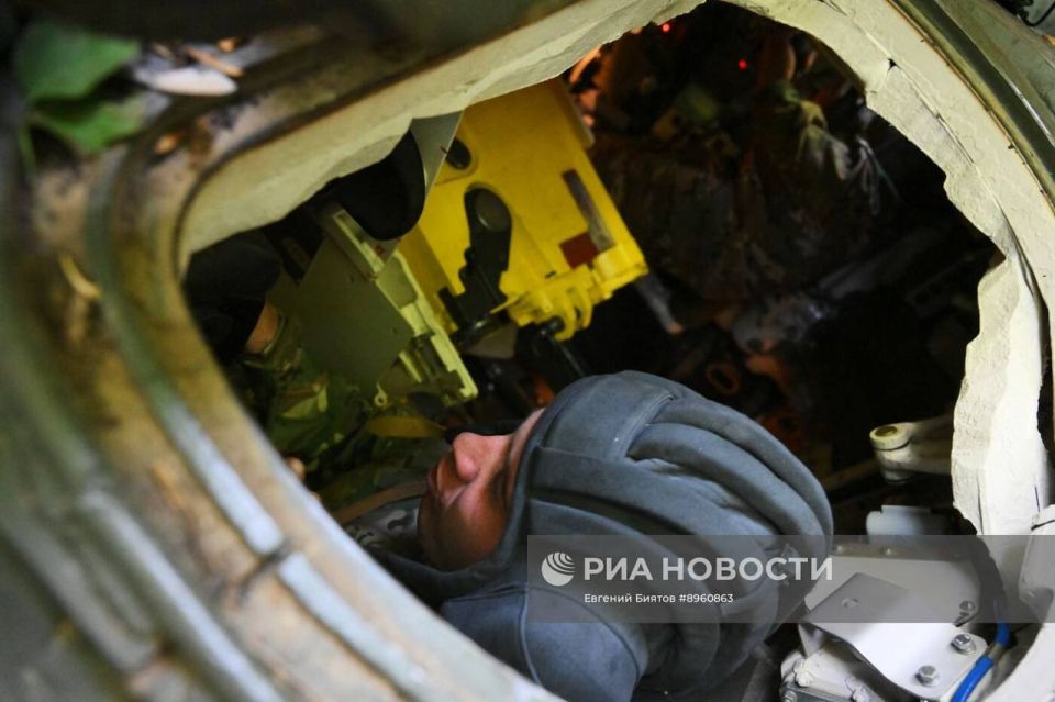 Т-72Б3 и его экипаж из состава группировки войск «Центр» на Покровском (Красноармейском) направлении Т-72Б3 и его экипаж из состава группировки войск «Центр» на Покровском (Красноармейском) направлении