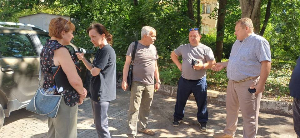 Валентин Левченко: Провел встречу с жителями дома №163 по ул.Артема Валентин Левченко: Провел встречу с жителями дома №163 по ул.Артема