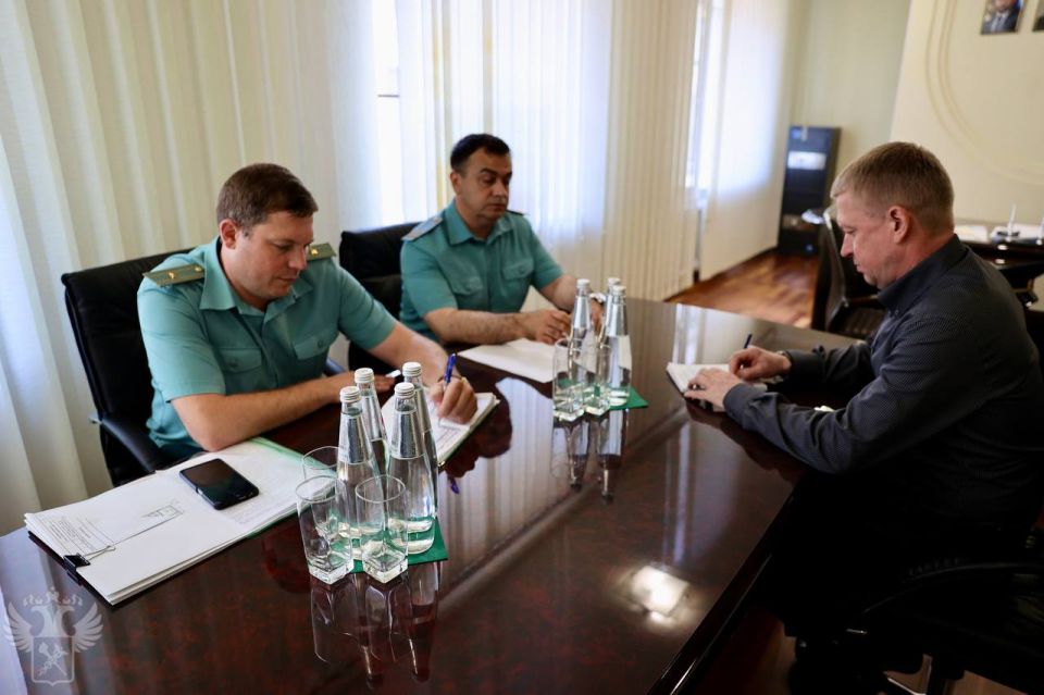 Начальник ЮТУ Андрей Беляев посетил регион деятельности Донецкой таможни Начальник ЮТУ Андрей Беляев посетил регион деятельности Донецкой таможни