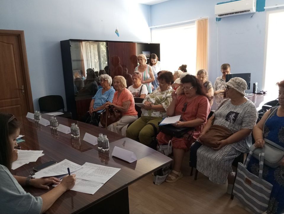 Встреча с жителями Приморского района: обсуждение актуальных вопросов Встреча с жителями Приморского района: обсуждение актуальных вопросов