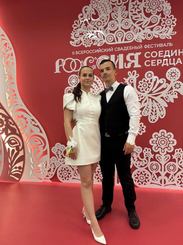 Три студенческие семьи созданы на II Всероссийском свадебном фестивале «Россия. Соединяя сердца» Три студенческие семьи созданы на II Всероссийском свадебном фестивале «Россия. Соединяя сердца»
