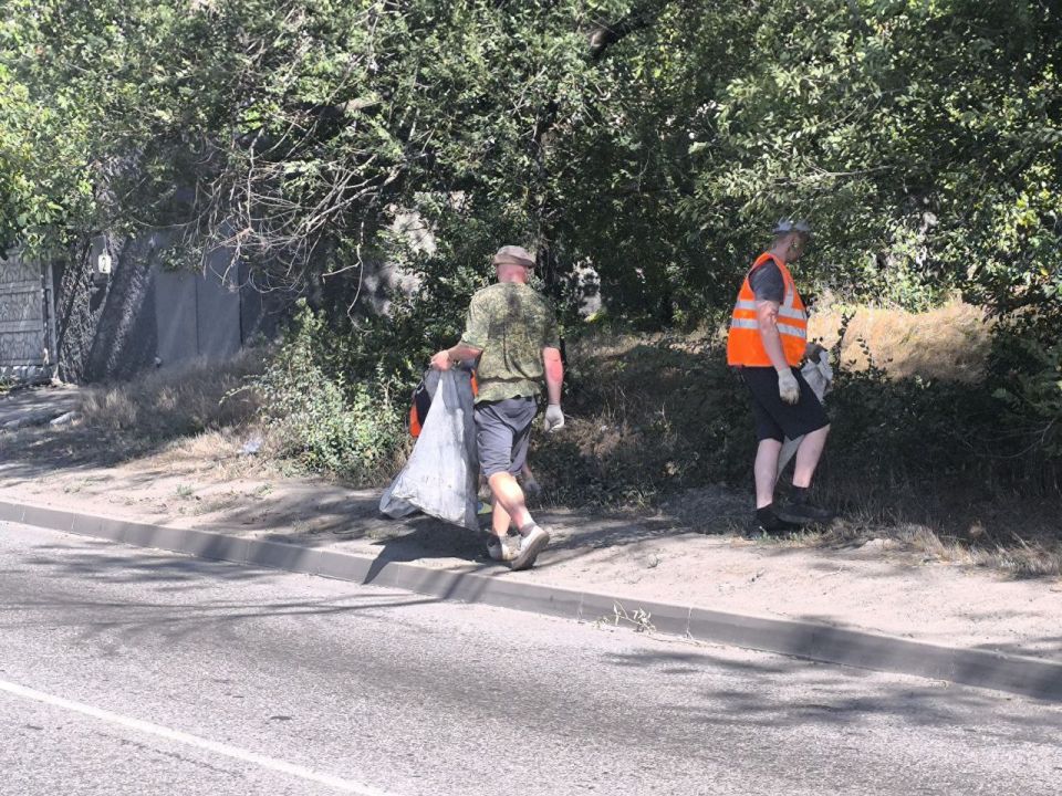 МУП администрации города Тореза "Благоустройство" продолжает выполнять работы по покосу сорных и карантинных трав, а также благоустройство территории городского округа Торез МУП администрации города Тореза "Благоустройство" продолжает выполнять работы по покосу сорных и карантинных трав, а также благоустройство территории городского округа Торез