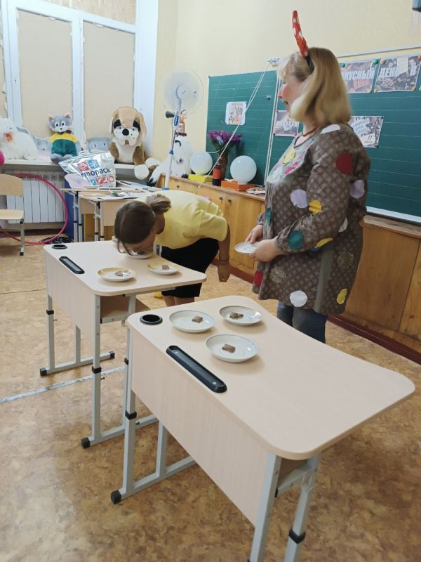 11 июля в "Светлодарском ДК" п.Новолуганское в рамках праздника-развлечения "Самый вкусный день в году" ребята познакомились с таким вкусным и интересным праздником, как День шоколада 11 июля в "Светлодарском ДК" п.Новолуганское в рамках праздника-развлечения "Самый вкусный день в году" ребята познакомились с таким вкусным и интересным праздником, как День шоколада