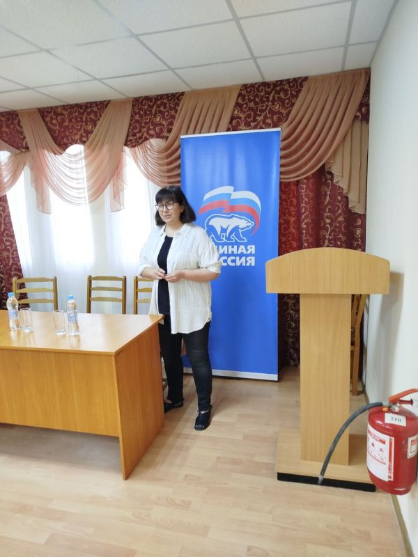 Валентин Левченко: Сегодня состоялась встреча депутата Донецкого городского совета Сергея Семеновича Скиданова с трудовым коллективом "Детской железной дороги" Валентин Левченко: Сегодня состоялась встреча депутата Донецкого городского совета Сергея Семеновича Скиданова с трудовым коллективом "Детской железной дороги"