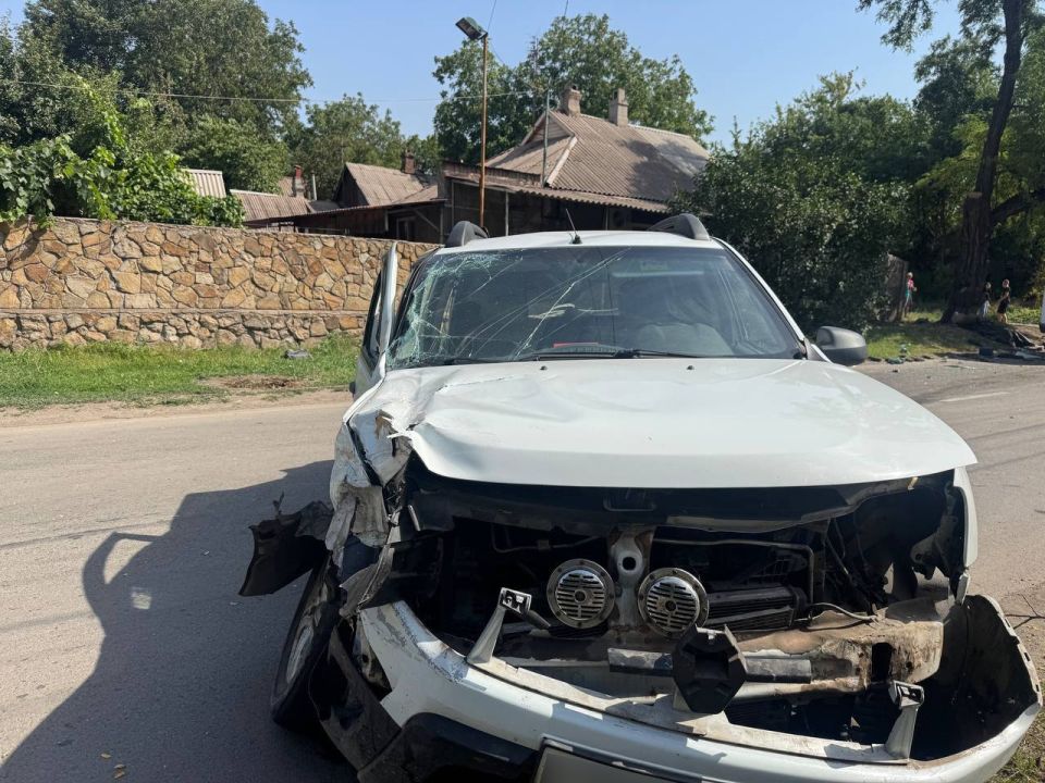 Аварию в Енакиево спровоцировал 66-летний водитель Renault Duster Аварию в Енакиево спровоцировал 66-летний водитель Renault Duster