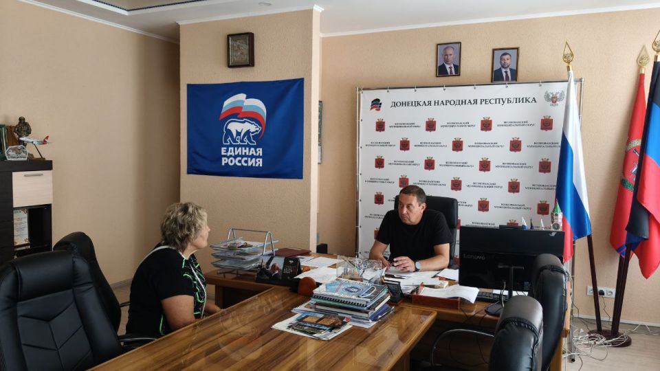 Константин Зинченко: Провел прием граждан совместно с представителями отделов администрации Волновахского муниципального округа и профильных управлений Константин Зинченко: Провел прием граждан совместно с представителями отделов администрации Волновахского муниципального округа и профильных управлений