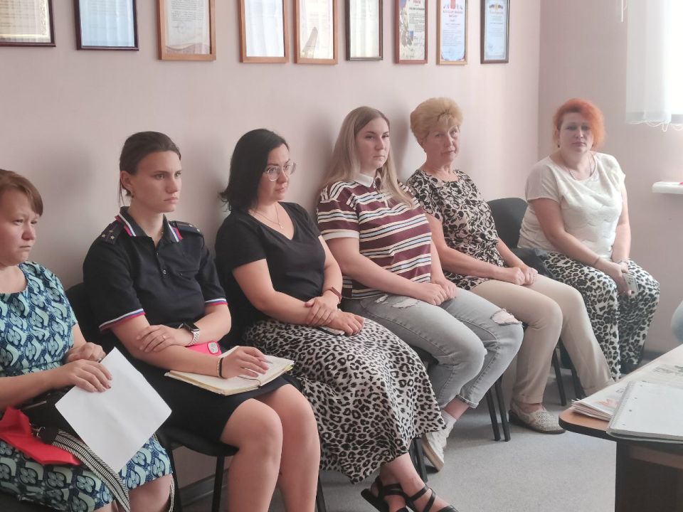 В Иловайске состоялось заседание комиссии по делам несовершеннолетних и защите их прав В Иловайске состоялось заседание комиссии по делам несовершеннолетних и защите их прав