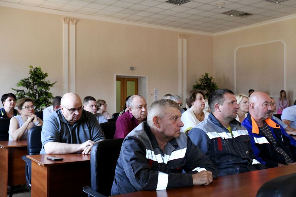 Владислав Ключаров: Глава Республики Денис Владимирович Пушилин активно содействует развитию промышленности, стремясь к увеличению конкурентоспособности товаров, как на территории Республики, так и за её пределами Владислав Ключаров: Глава Республики Денис Владимирович Пушилин активно содействует развитию промышленности, стремясь к увеличению конкурентоспособности товаров, как на территории Республики, так и за её пределами