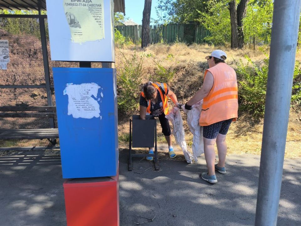 МУП администрации города Тореза "Благоустройство" продолжает выполнять работы по покосу сорных и карантинных трав, а также благоустройство территории городского округа Торез МУП администрации города Тореза "Благоустройство" продолжает выполнять работы по покосу сорных и карантинных трав, а также благоустройство территории городского округа Торез