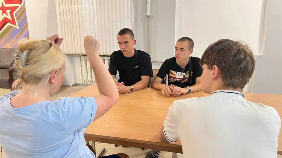 11 июля в Доме Юнармии города Кировское состоялся Совет юнармейских командиров! 11 июля в Доме Юнармии города Кировское состоялся Совет юнармейских командиров!