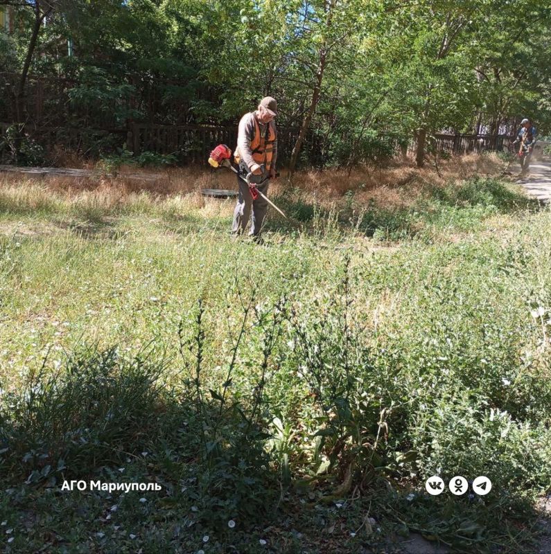 «Мариупольжилкомплекс» благоустроил дворы левобережья «Мариупольжилкомплекс» благоустроил дворы левобережья