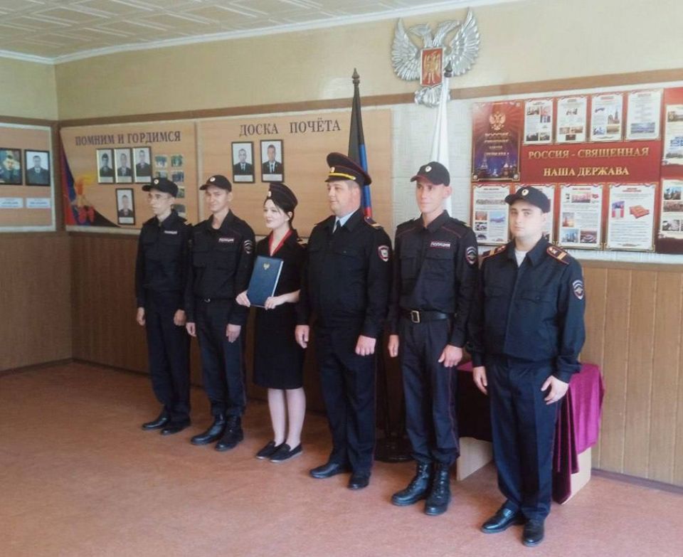 В Донецке молодые сотрудники МВД приняли присягу В Донецке молодые сотрудники МВД приняли присягу