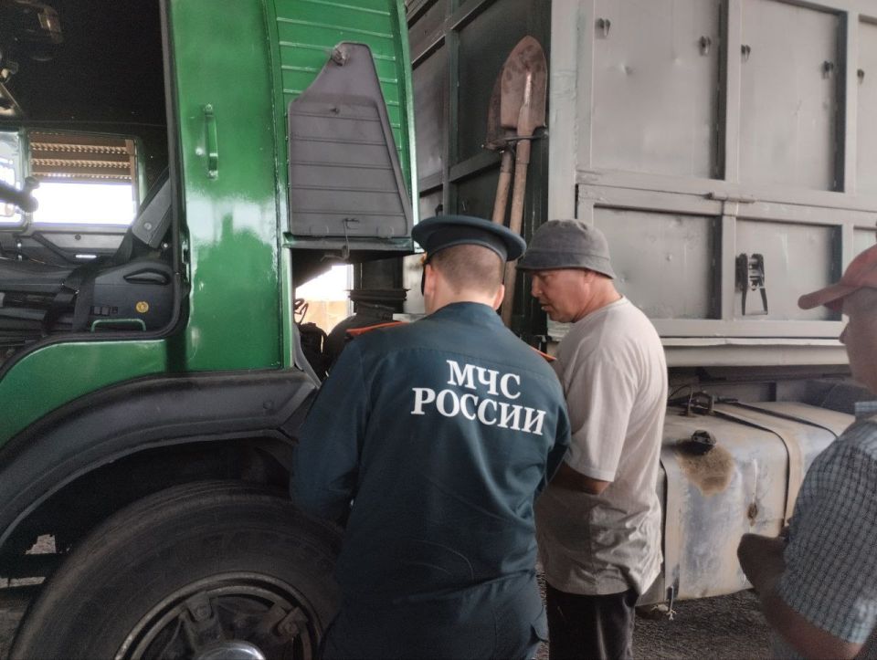 Мобильная группа проверила готовность уборочной техники к жатве: акцент на пожарную безопасность Мобильная группа проверила готовность уборочной техники к жатве: акцент на пожарную безопасность