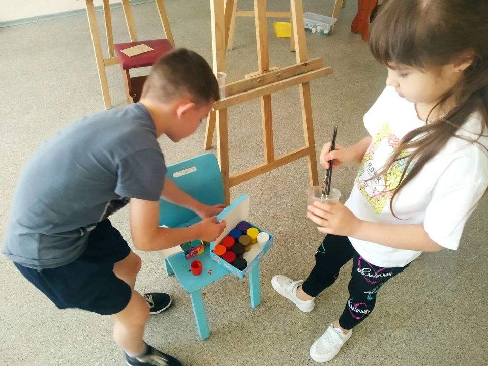 «Розы для любимых»: юные художники создавали красоту своими руками! «Розы для любимых»: юные художники создавали красоту своими руками!