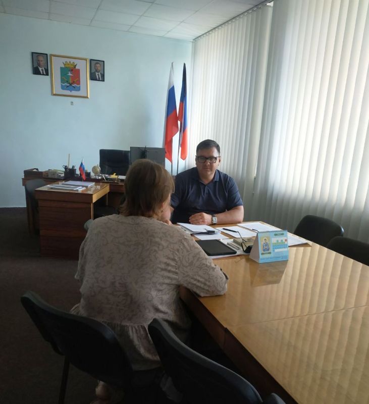 В местной Общественной Приёмной партии "Единая Россия" Новоазовского муниципального округа секретарь местного отделения партии, Глава муниципалитета Василий Овчаров провел прием граждан В местной Общественной Приёмной партии "Единая Россия" Новоазовского муниципального округа секретарь местного отделения партии, Глава муниципалитета Василий Овчаров провел прием граждан