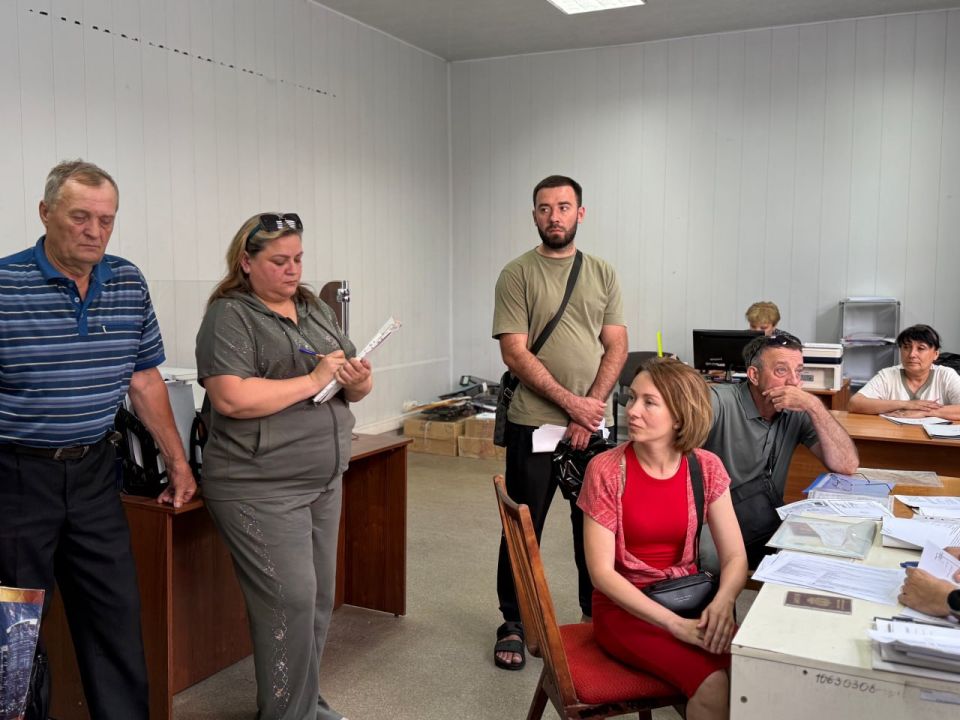 Встреча с жителями Петровского района города Донецка Встреча с жителями Петровского района города Донецка