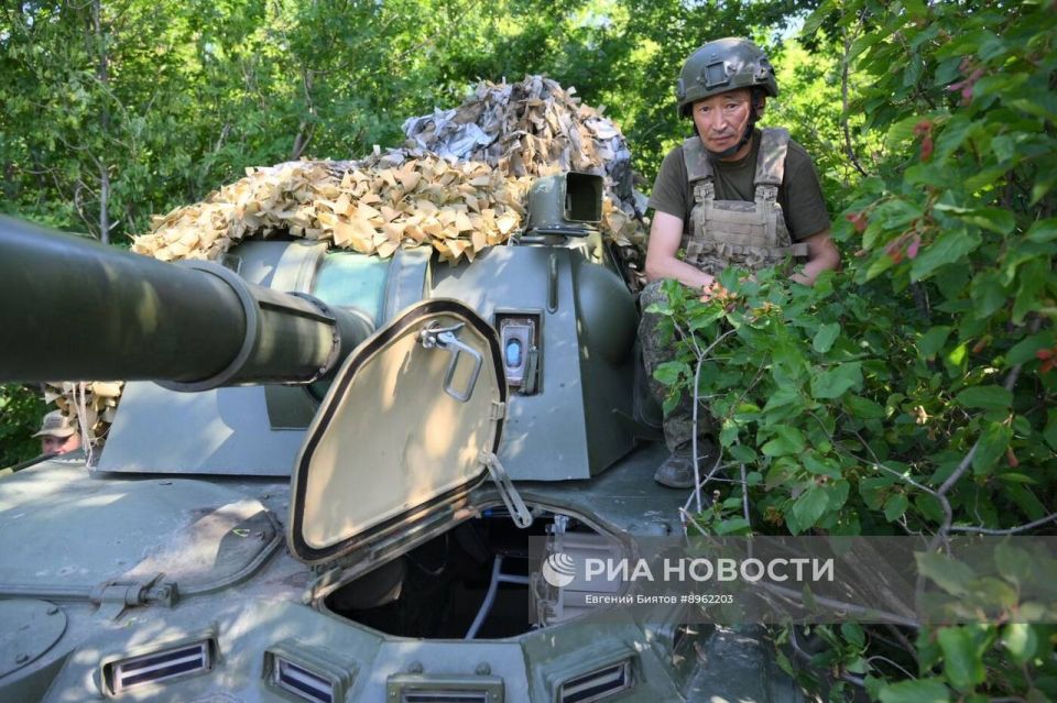 Боевая работа расчёта 120-мм самоходного артиллерийского орудия 2С23 «Нона-СВК» 55-й отдельной мотострелковой (горной) бригады «Чёрные барсы» группировки войск «Центр» на Покровском (Красноармейском) направлении Боевая работа расчёта 120-мм самоходного артиллерийского орудия 2С23 «Нона-СВК» 55-й отдельной мотострелковой (горной) бригады «Чёрные барсы» группировки войск «Центр» на Покровском (Красноармейском) направлении